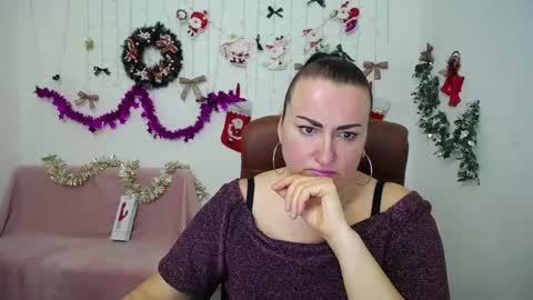 Snapshot of dianamgg chatting on 12/21/25, 06:26 Diana online show from 12/21/25, 06:26