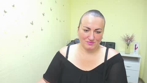 Snapshot of dianamgg chatting on 05/18/26, 05:24 Diana online show from 05/18/26, 05:24