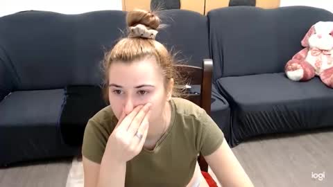 Snapshot of dianasmiey7 chatting on 01/18/25, 06:32 dianasmiey7 online show from 01/18/25, 06:32