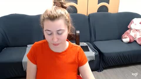 Snapshot of dianasmiey7 chatting on 01/19/25, 09:45 dianasmiey7 online show from 01/19/25, 09:45