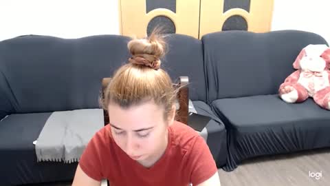 Snapshot of dianasmiey7 chatting on 01/23/25, 10:54 dianasmiey7 online show from 01/23/25, 10:54