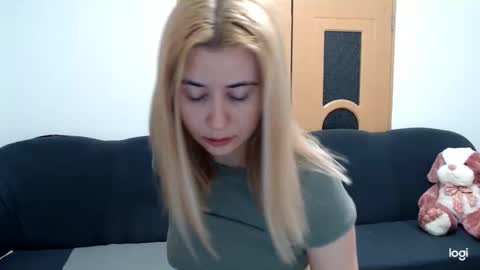 Snapshot of dianasmiey7 chatting on 02/13/25, 05:54 dianasmiey7 online show from 02/13/25, 05:54