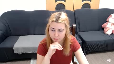 Snapshot of dianasmiey7 chatting on 03/06/25, 08:19 dianasmiey7 online show from 03/06/25, 08:19