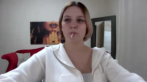 Diane Mills online show from 03/10/25, 02:39