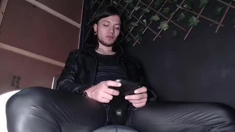 DICAPRIO online show from 09/17/25, 02:02