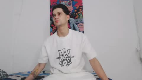 dick_boy_18 online show from 05/01/26, 03:38