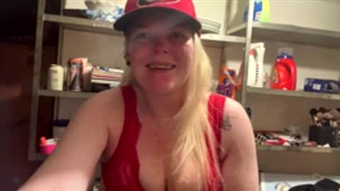 Snapshot of dickeddownsouth chatting on 04/20/26, 04:59 Beau online show from 04/20/26, 04:59