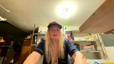 Snapshot of dickeddownsouth chatting on 05/27/26, 05:37 Beau online show from 05/27/26, 05:37