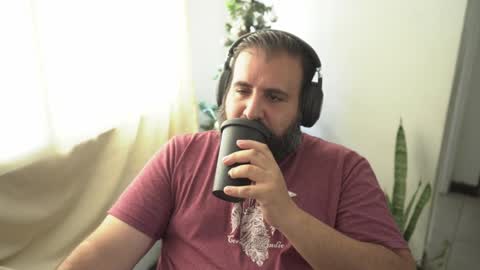 Snapshot of dicristalino chatting on 12/10/24, 06:38 Cristian Dipolino online show from 12/10/24, 06:38