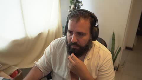 Snapshot of dicristalino chatting on 12/10/24, 09:43 Cristian Dipolino online show from 12/10/24, 09:43