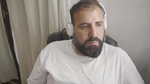 Snapshot of dicristalino chatting on 12/15/25, 04:55 Cristian Dipolino online show from 12/15/25, 04:55