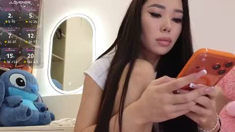 Snapshot of didilove_ chatting on 07/28/26, 05:56 Liya online show from 07/28/26, 05:56