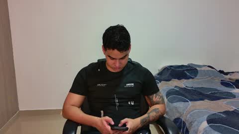 Snapshot of diego_cazas chatting on 06/17/26, 02:25 DIEGO CAZAS online show from 06/17/26, 02:25