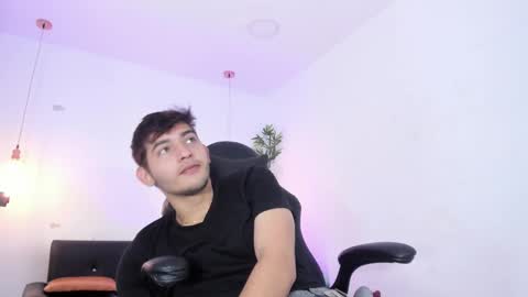 Snapshot of diegorogue_ chatting on 12/11/24, 03:37 Diego rogue online show from 12/11/24, 03:37