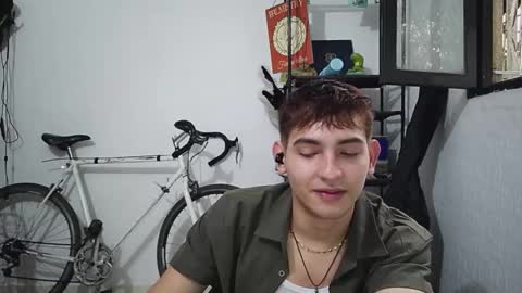 Snapshot of diegorogue_ chatting on 12/29/24, 10:03 Diego rogue online show from 12/29/24, 10:03