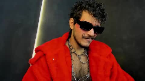 diemond_latinx98 online show from 11/28/25, 02:09