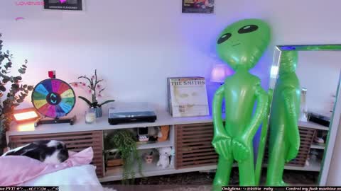 Estef  Ger     online show from 04/22/26, 07:48