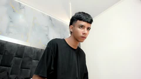 Snapshot of dikey_18 chatting on 01/18/25, 08:19 dikey_18 online show from 01/18/25, 08:19