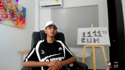 Snapshot of dikey_18 chatting on 02/01/25, 05:28 dikey_18 online show from 02/01/25, 05:28