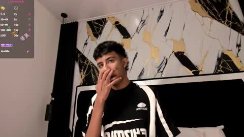 Snapshot of dikey_18 chatting on 02/15/25, 08:33 dikey_18 online show from 02/15/25, 08:33