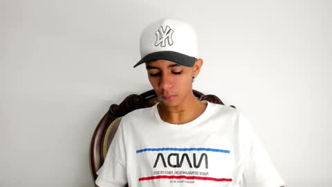 Snapshot of dikey_18 chatting on 02/18/25, 08:25 dikey_18 online show from 02/18/25, 08:25