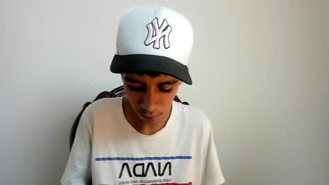 Snapshot of dikey_18 chatting on 02/19/25, 09:06 dikey_18 online show from 02/19/25, 09:06