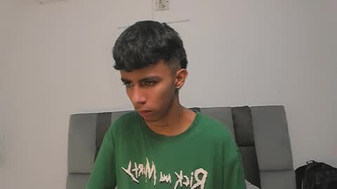 Snapshot of dikey_18 chatting on 02/26/25, 08:44 dikey_18 online show from 02/26/25, 08:44