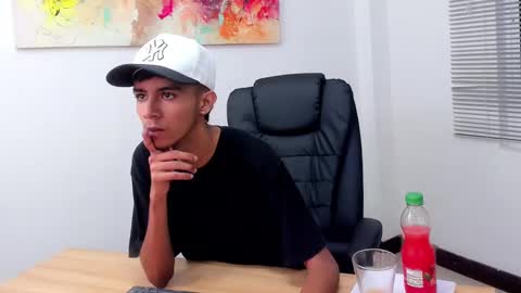 Snapshot of dikey_18 chatting on 02/28/25, 09:55 dikey_18 online show from 02/28/25, 09:55