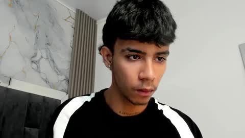 Snapshot of dikey_18 chatting on 03/08/25, 09:06 dikey_18 online show from 03/08/25, 09:06