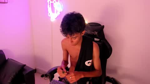 Snapshot of dikey_18 chatting on 10/03/25, 12:35 dikey_18 online show from 10/03/25, 12:35