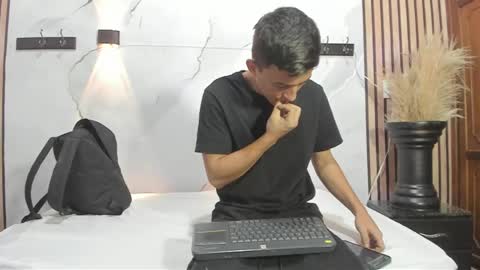 Snapshot of dilanandking chatting on 04/29/26, 01:15 dilanandking online show from 04/29/26, 01:15
