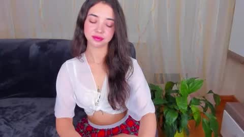 Dilara online show from 12/18/25, 02:45