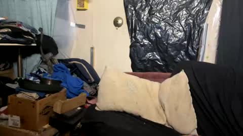 Snapshot of dilf_96 chatting on 12/15/25, 01:10 Daddy online show from 12/15/25, 01:10