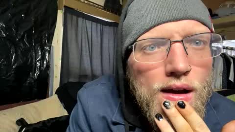 Snapshot of dilf_96 chatting on 01/10/26, 06:42 Daddy online show from 01/10/26, 06:42