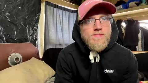 Snapshot of dilf_96 chatting on 01/13/26, 06:46 Daddy online show from 01/13/26, 06:46