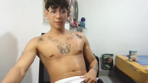 Snapshot of dillom420 chatting on 02/12/25, 04:33 dillom420 online show from 02/12/25, 04:33