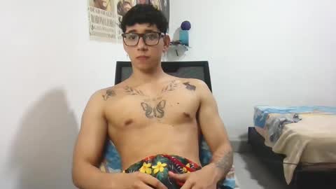 Snapshot of dillom420 chatting on 03/05/25, 01:42 dillom420 online show from 03/05/25, 01:42