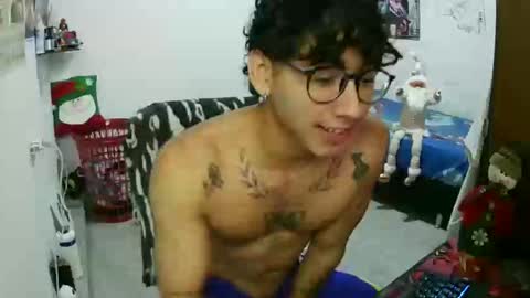 Snapshot of dillom420 chatting on 12/17/25, 08:59 dillom420 online show from 12/17/25, 08:59