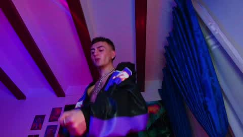 Snapshot of dimitri_bilak_ chatting on 12/05/24, 01:36 Julian Independent Model online show from 12/05/24, 01:36