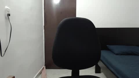 Snapshot of dimitri_quiet chatting on 01/06/25, 01:53 Dimitri online show from 01/06/25, 01:53