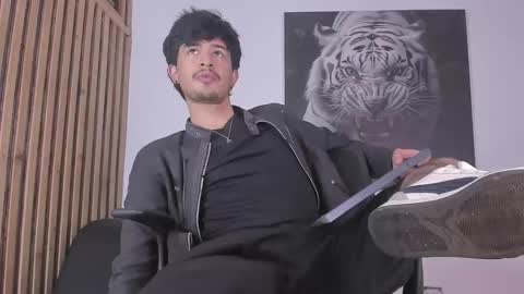 Dimitri online show from 10/13/25, 07:36