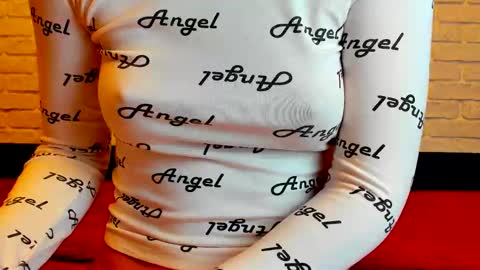 Snapshot of dimond_lo chatting on 10/12/25, 07:18 DimondLo online show from 10/12/25, 07:18