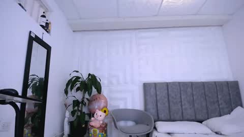 DINA online show from 01/24/25, 04:17