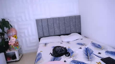 DINA online show from 01/25/25, 05:19