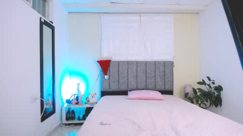 DINA online show from 12/18/25, 10:38