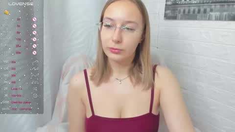 Snapshot of dina_sunshine chatting on 02/13/26, 02:02 Dina online show from 02/13/26, 02:02