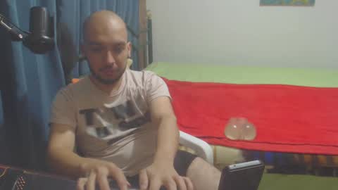 Snapshot of dinchtcams chatting on 12/16/24, 05:17 Dincht online show from 12/16/24, 05:17