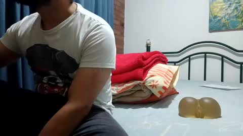 Snapshot of dinchtcams chatting on 06/26/26, 06:18 Dincht online show from 06/26/26, 06:18