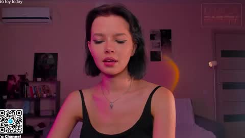 Snapshot of dindin_ chatting on 11/23/25, 03:12 Jessie online show from 11/23/25, 03:12