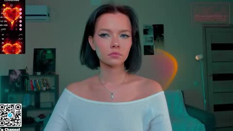 Snapshot of dindin_ chatting on 11/28/25, 06:27 Jessie online show from 11/28/25, 06:27